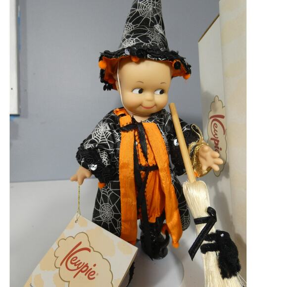 Vintage Effanbee Kewpie 8 Inch Doll Witch Spider Cape 2001 Authentication - Picture 2 of 6